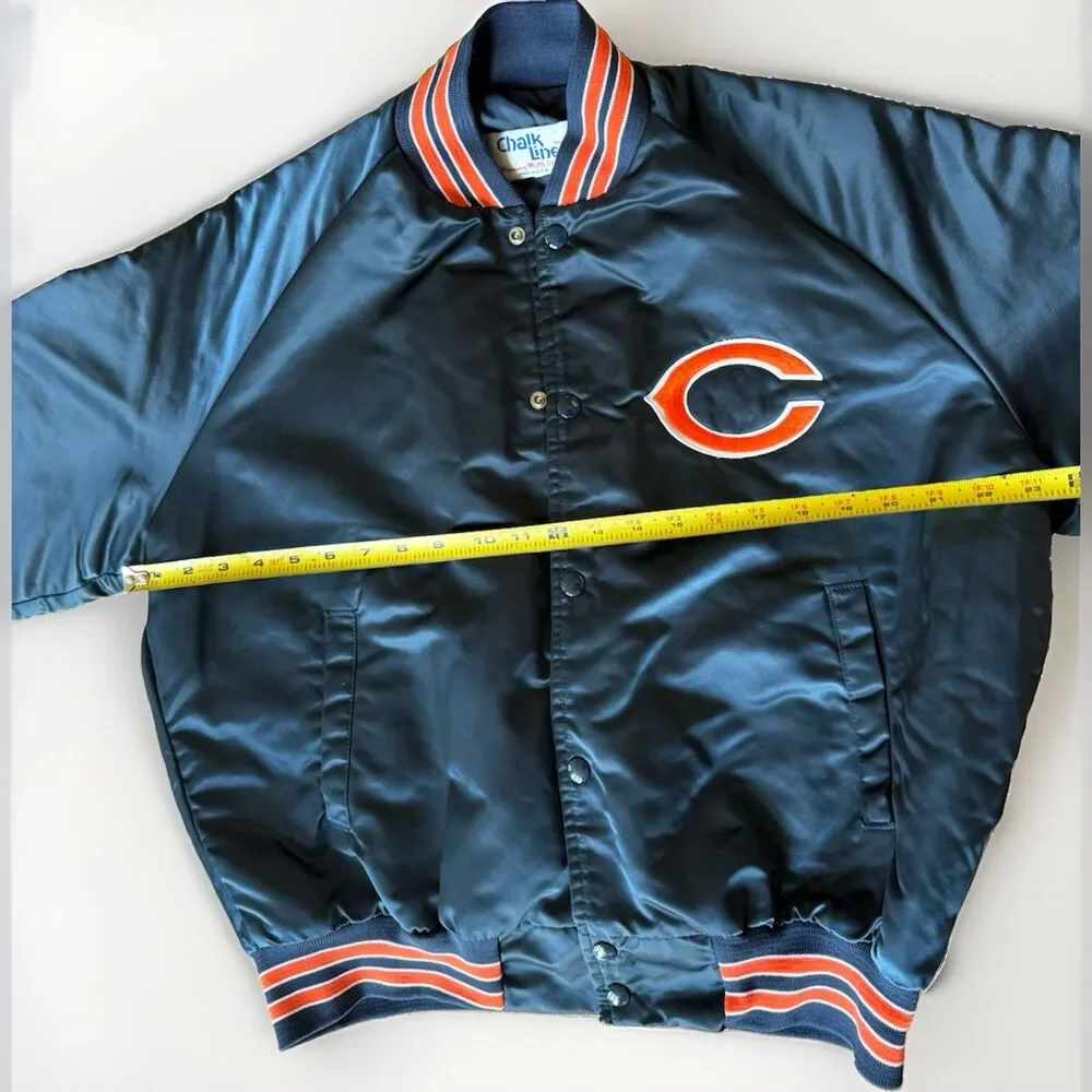 VTG 90s NFL CHICAGO BEARS CHALK LINE SATIN JACKET SPELL OUT MADE IN USA SIZE L